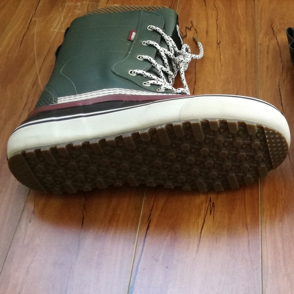 VANS Snow/Winter boots - Picture 3 of 3